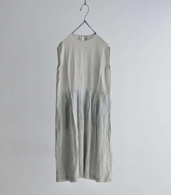 Hands of creation 圓領小蓋肩壓褶洋裝