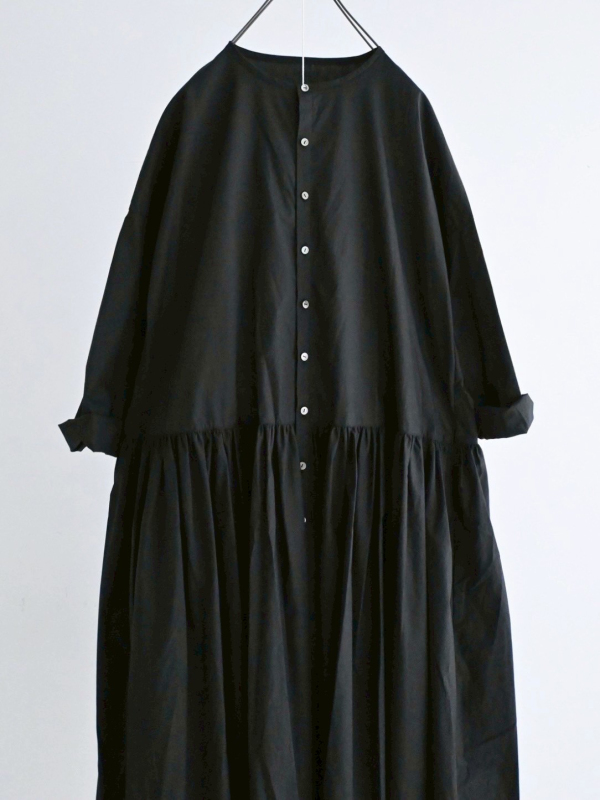 排釦開襟抓皺洋裝