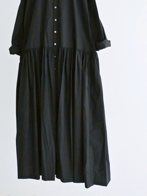 排釦開襟抓皺洋裝