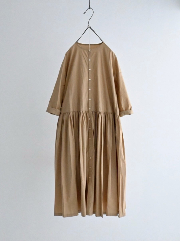 排釦開襟抓皺洋裝