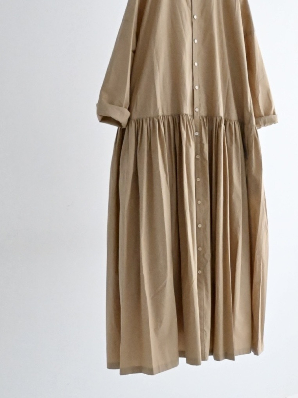 排釦開襟抓皺洋裝