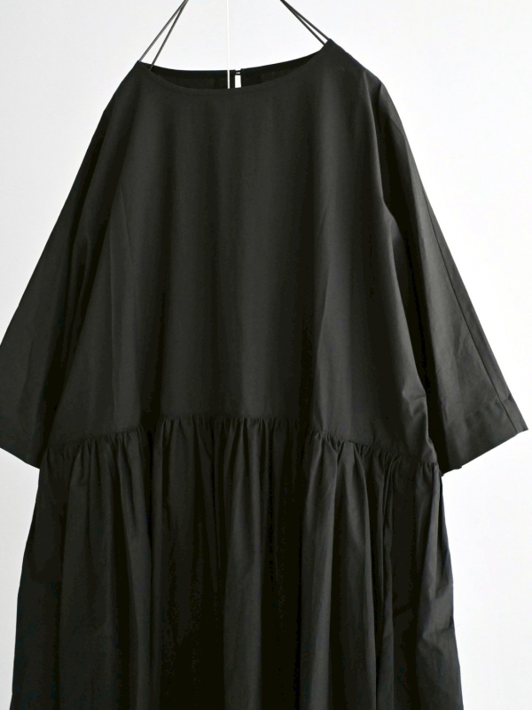 圓領棉質抓皺洋裝