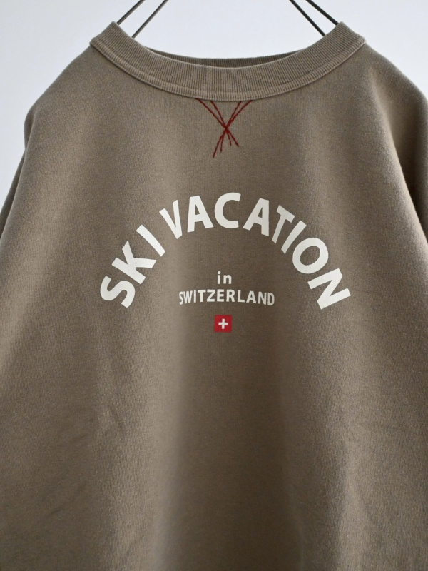 快晴堂 SKI VACATION 落肩運動上衣