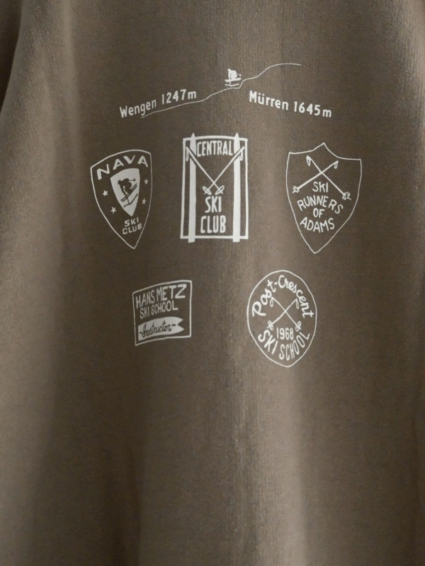 快晴堂 SKI VACATION 落肩運動上衣