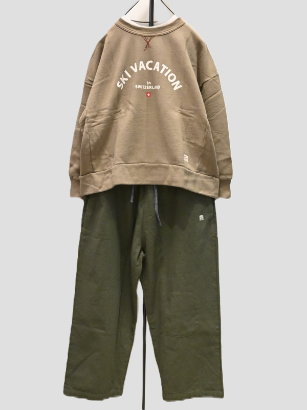 快晴堂 SKI VACATION 落肩運動上衣